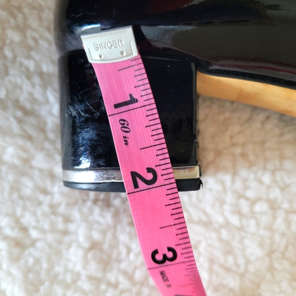 Michael Kors Paris Patent Mid-Heel w/ Sequined Bow size 9M - Picture 11 of 12